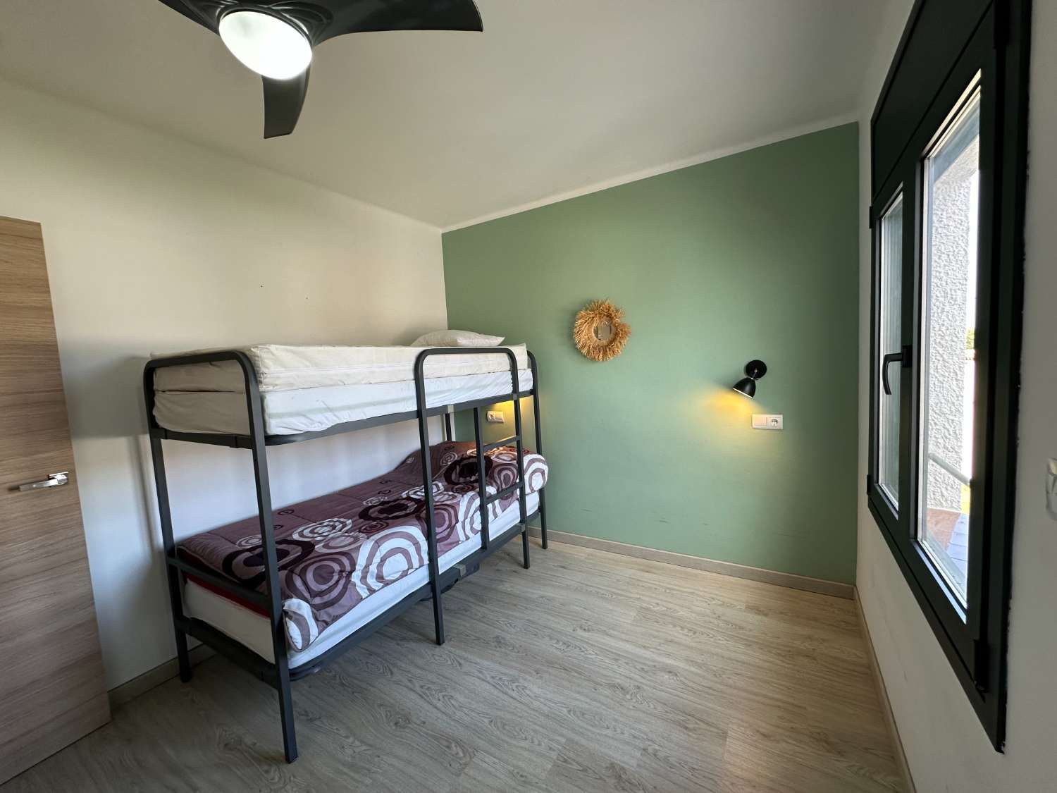 Casa independiente con hermoso jardín en Miami Platja