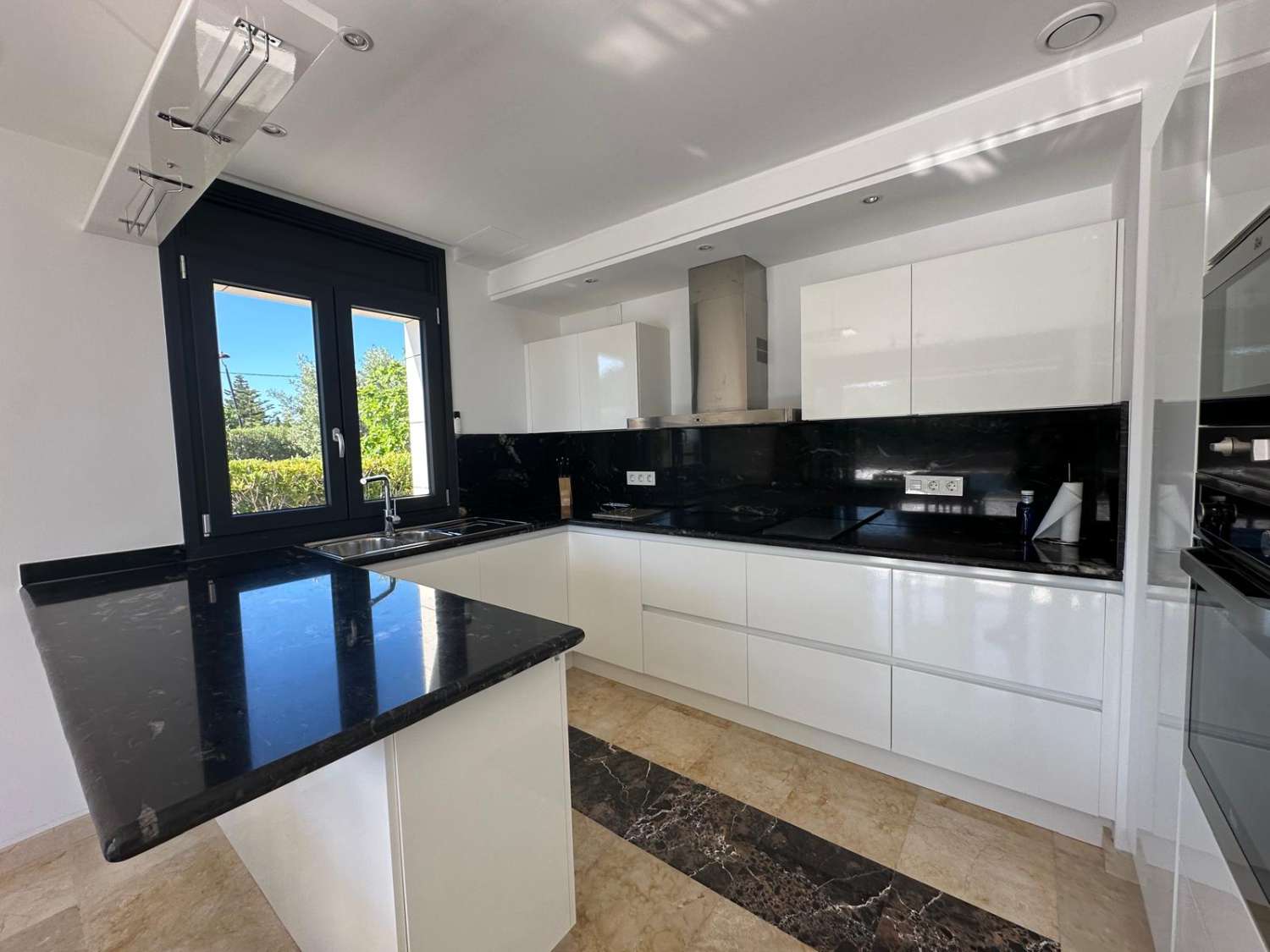 Villa de lujo en primera línea de mar — Rocas Doradas, L’Ametlla de Mar