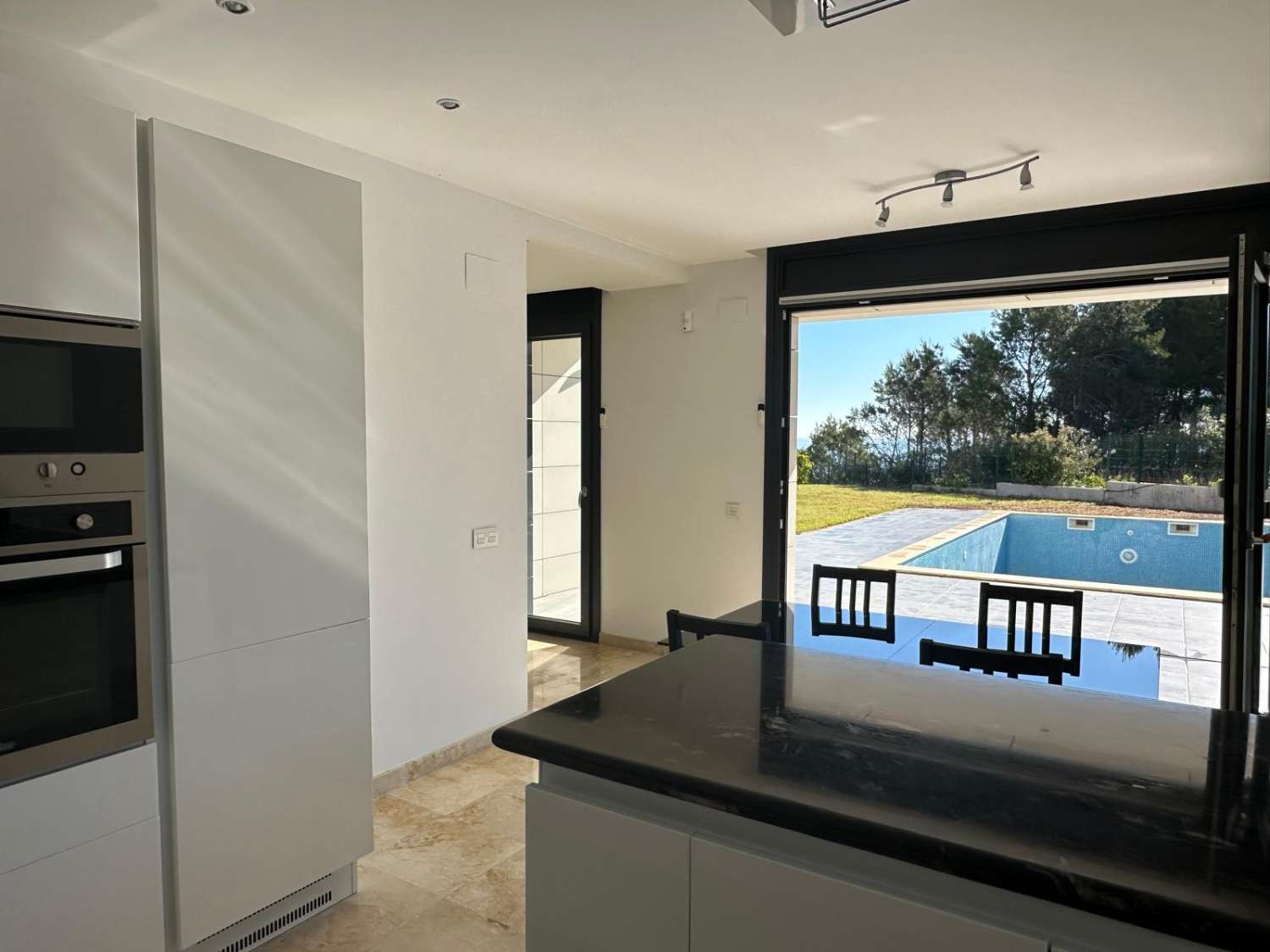 Villa de lujo en primera línea de mar — Rocas Doradas, L’Ametlla de Mar