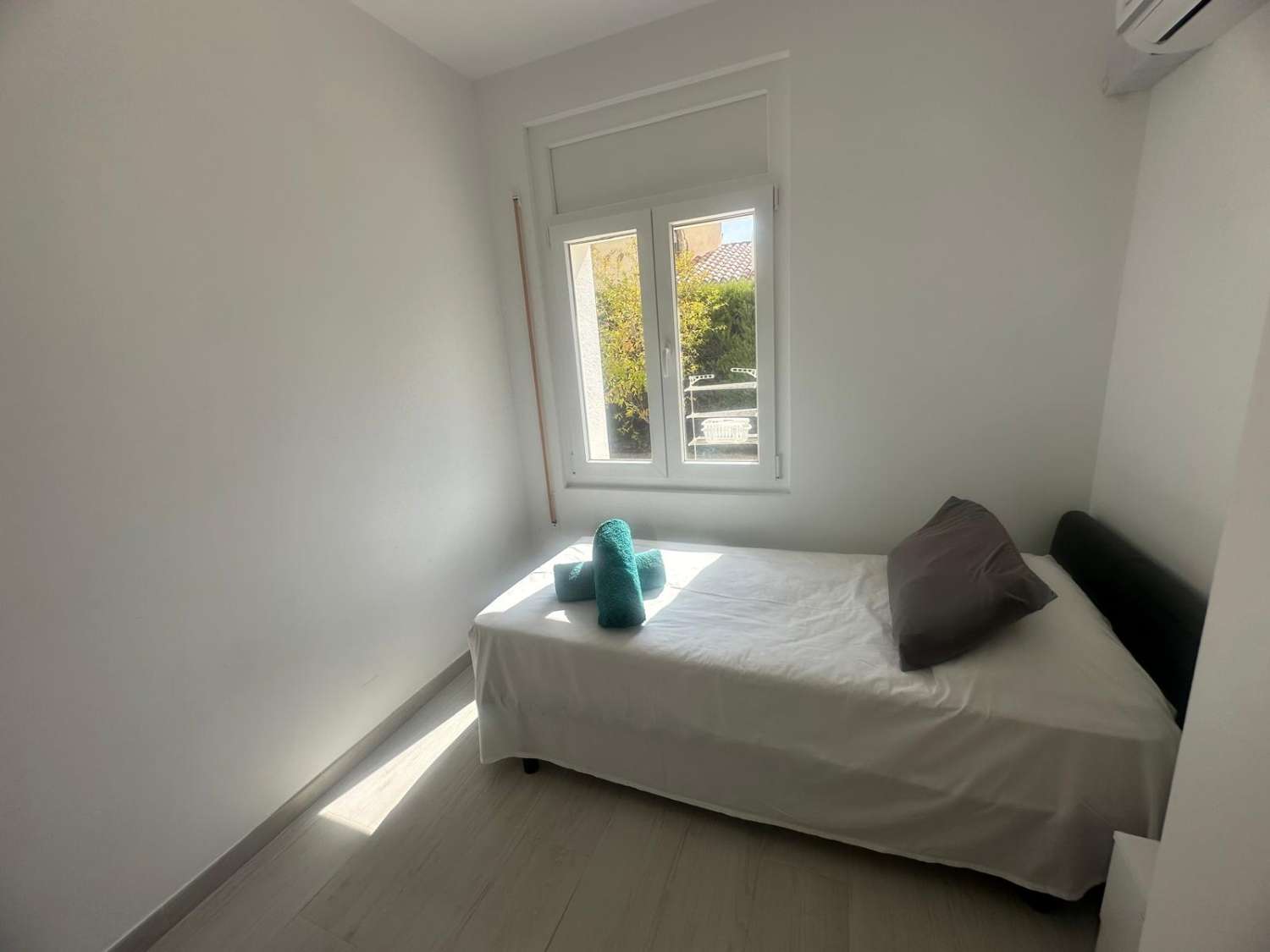 Preciosa villa totalmente renovada a solo 1,5 km de la playa