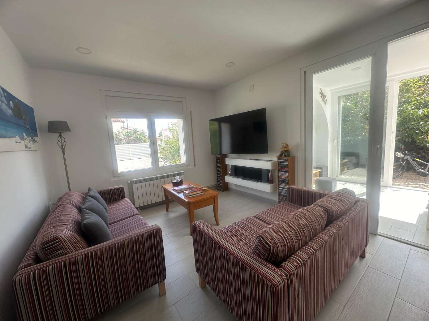 Preciosa villa totalmente renovada a solo 1,5 km de la playa