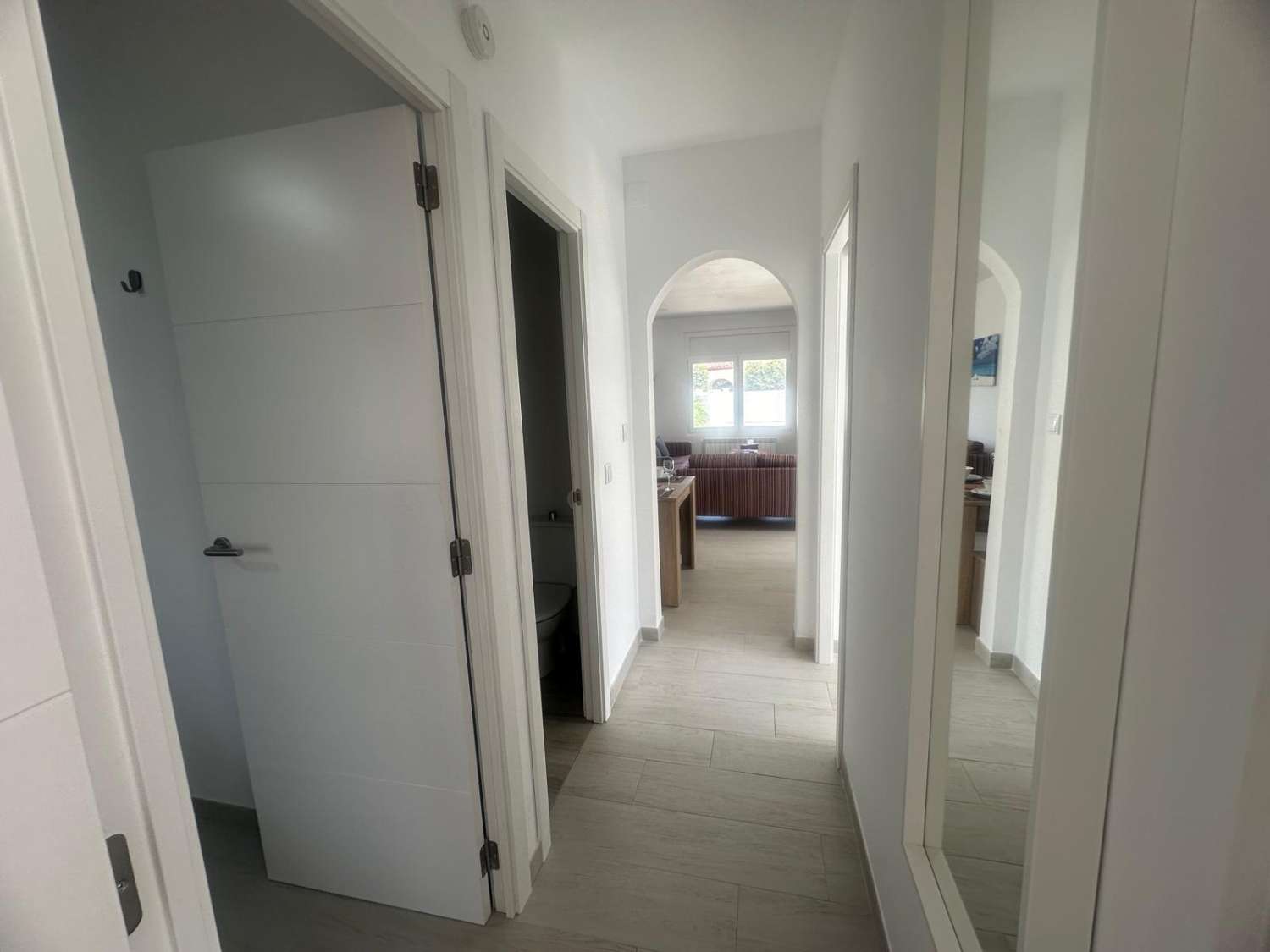 Preciosa villa totalmente renovada a solo 1,5 km de la playa