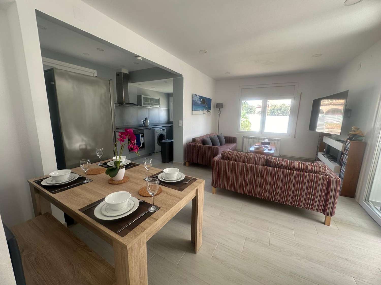 Preciosa villa totalmente renovada a solo 1,5 km de la playa