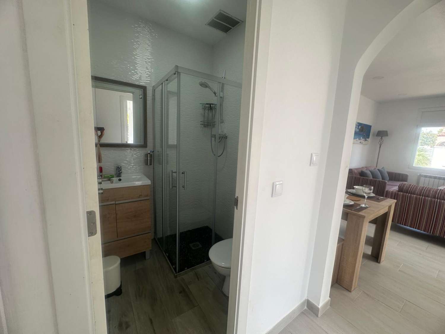 Preciosa villa totalmente renovada a solo 1,5 km de la playa