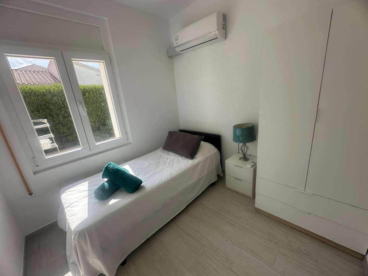 Preciosa villa totalmente renovada a solo 1,5 km de la playa