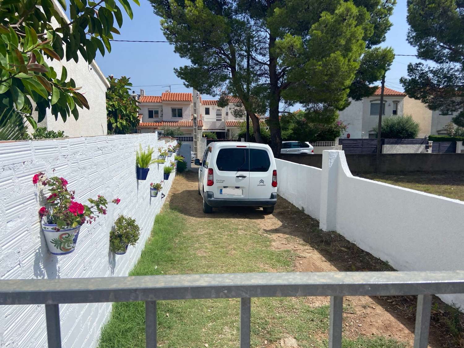 Casa independiente situada en una zona tranquila a 8 minutos de la playa