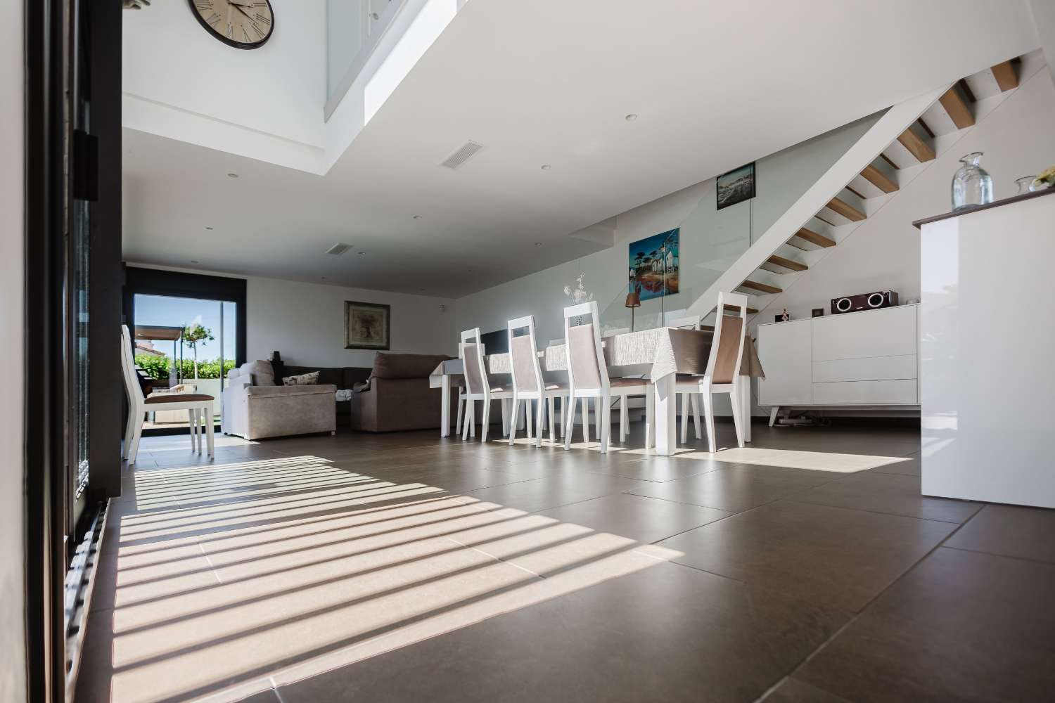 ¡Excepcional! ¡Magnífica casa moderna a solo 250 metros del mar!