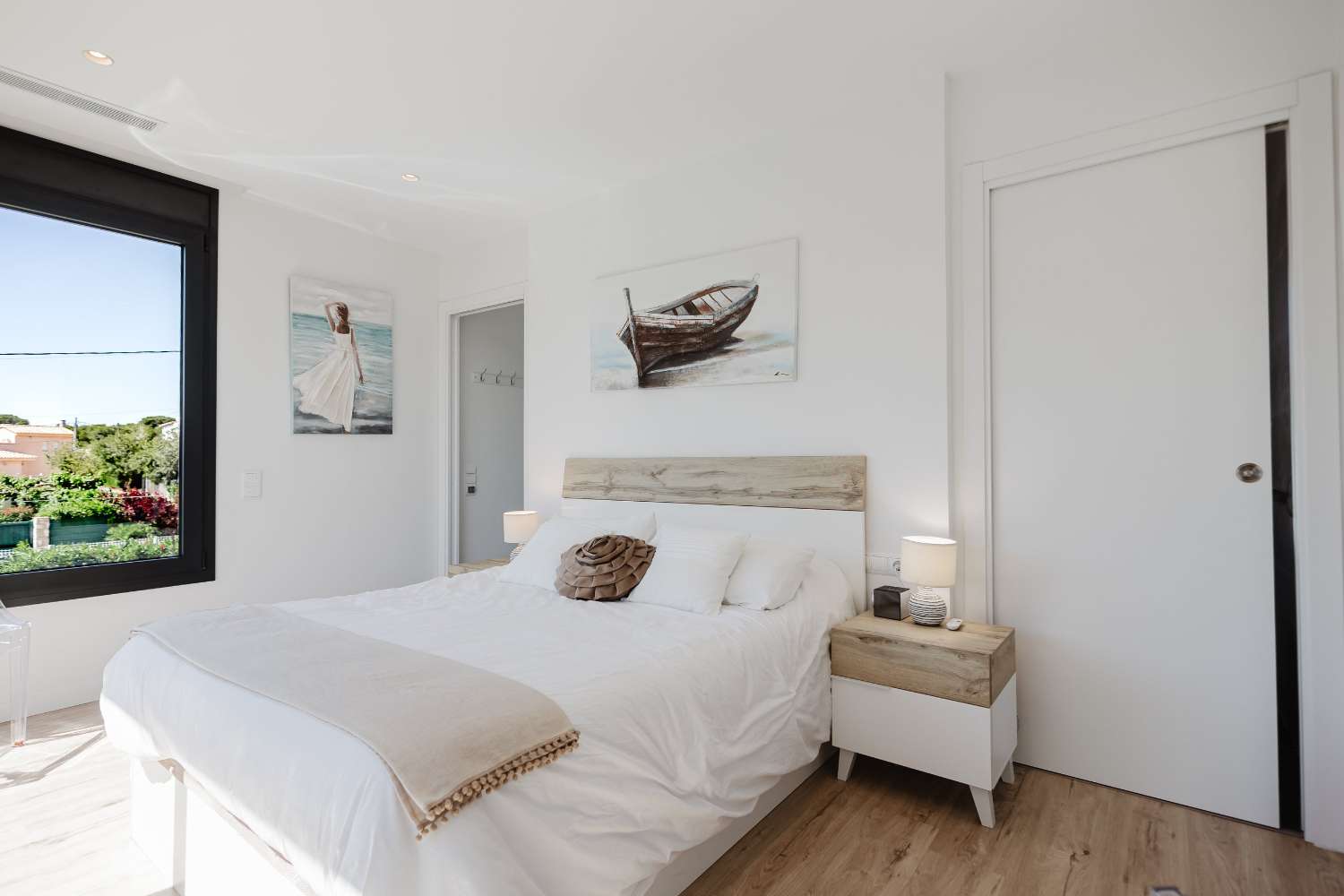 ¡Excepcional! ¡Magnífica casa moderna a solo 250 metros del mar!