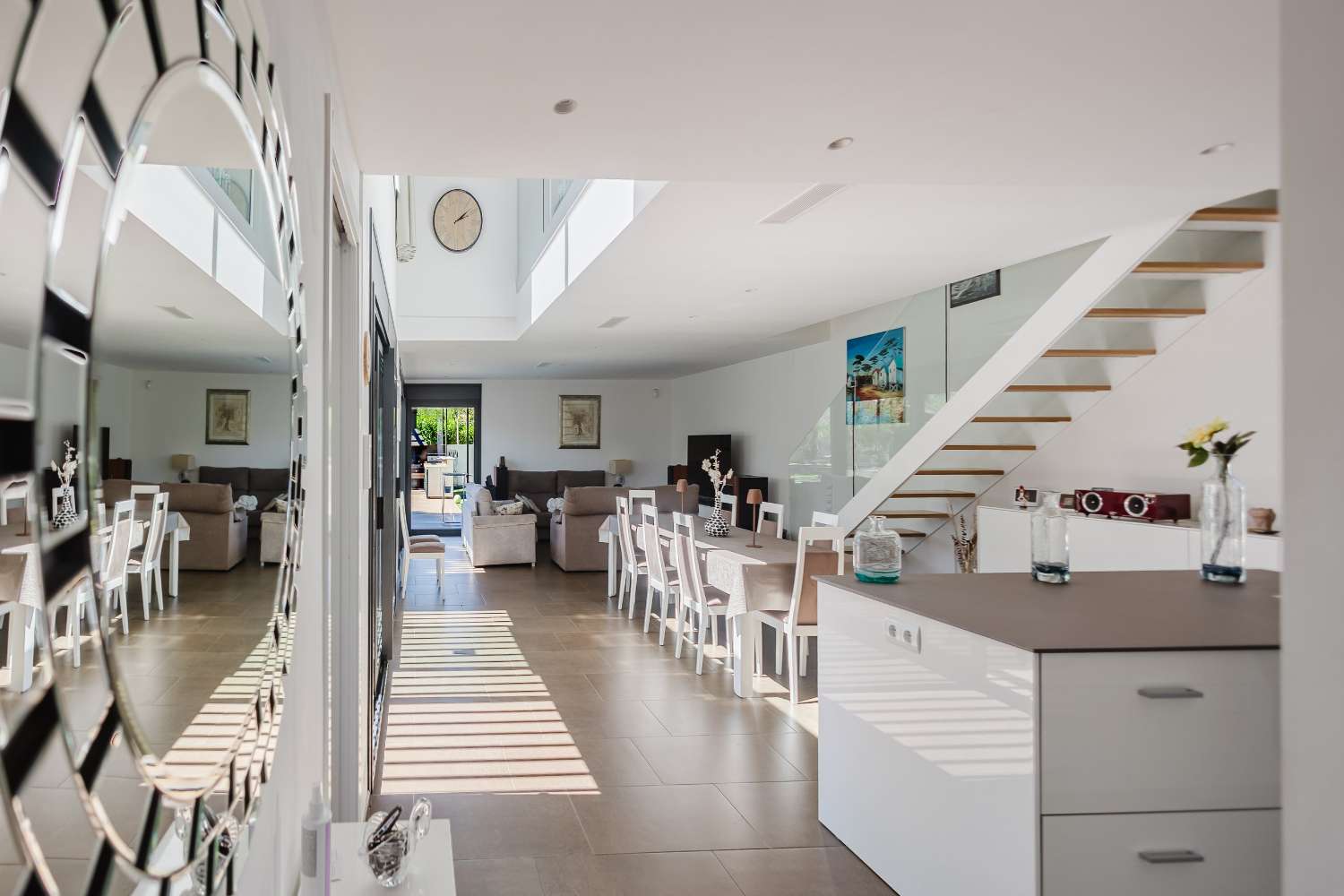 ¡Excepcional! ¡Magnífica casa moderna a solo 250 metros del mar!