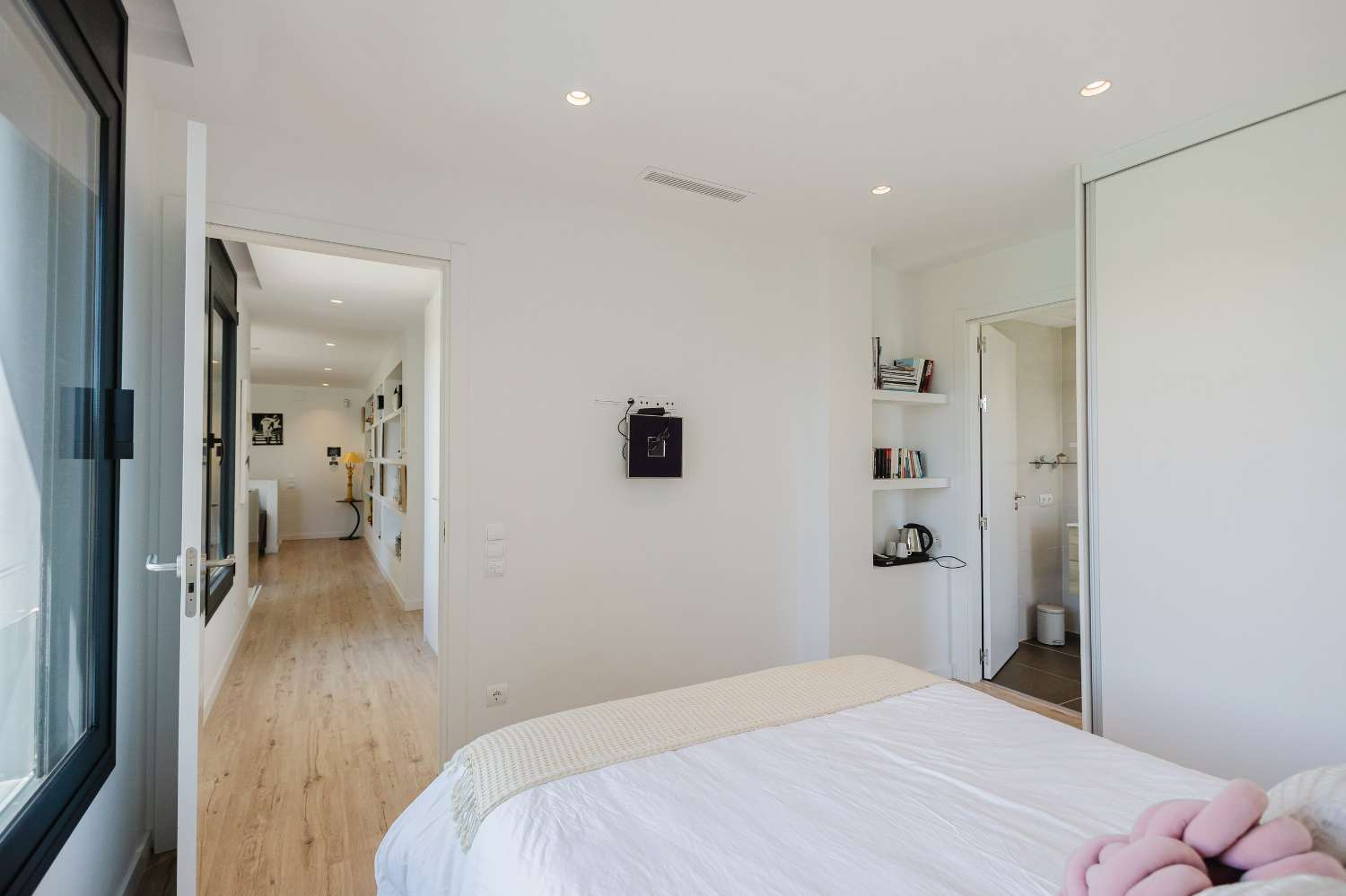 ¡Excepcional! ¡Magnífica casa moderna a solo 250 metros del mar!