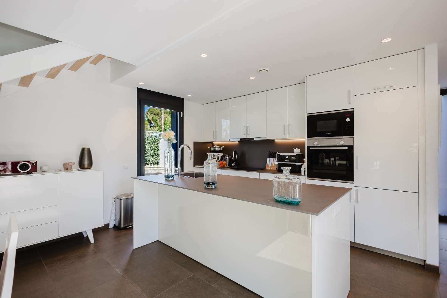 ¡Excepcional! ¡Magnífica casa moderna a solo 250 metros del mar!