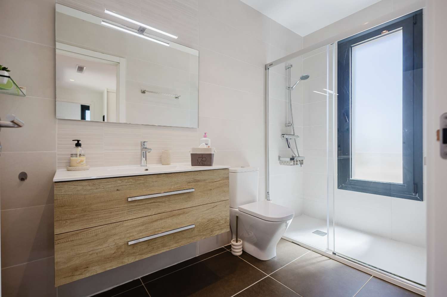 ¡Excepcional! ¡Magnífica casa moderna a solo 250 metros del mar!