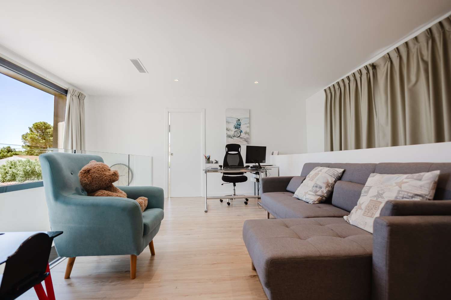 ¡Excepcional! ¡Magnífica casa moderna a solo 250 metros del mar!