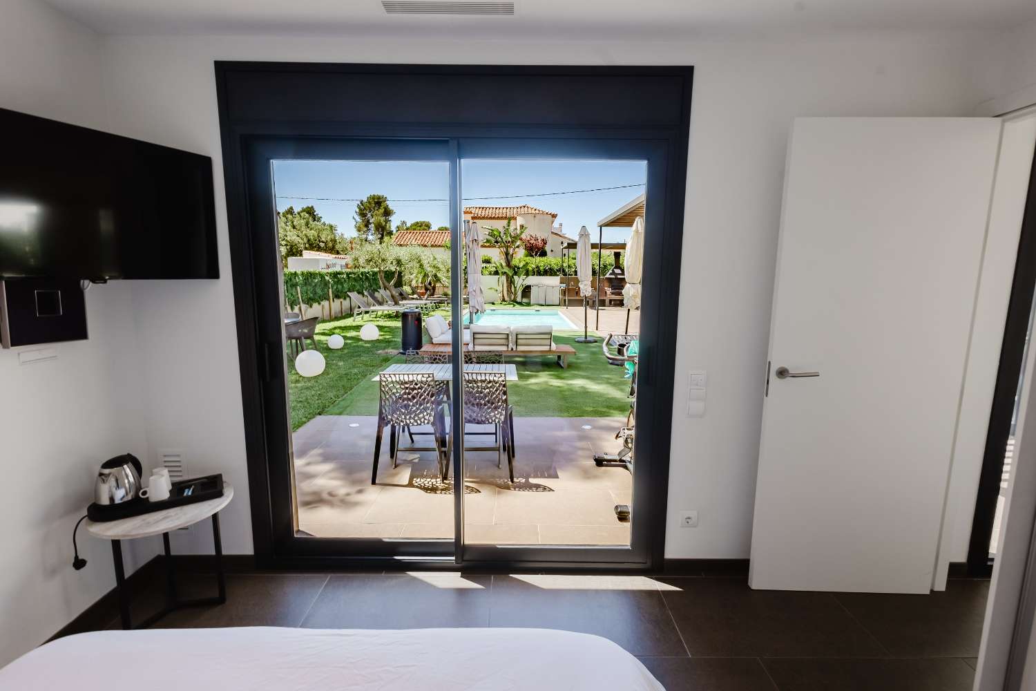 ¡Excepcional! ¡Magnífica casa moderna a solo 250 metros del mar!