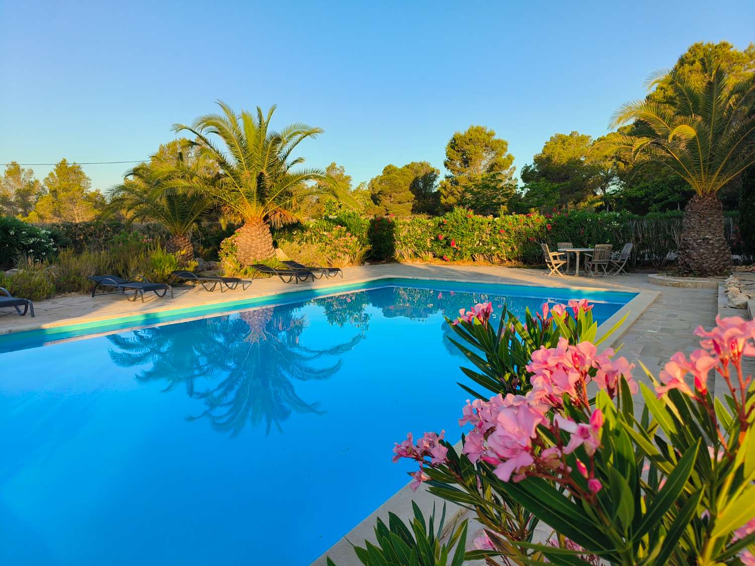 ¡EXCEPCIONAL! Gran casa rodeada de naturaleza con piscina y licencia turística en l'Ametlla de Mar
