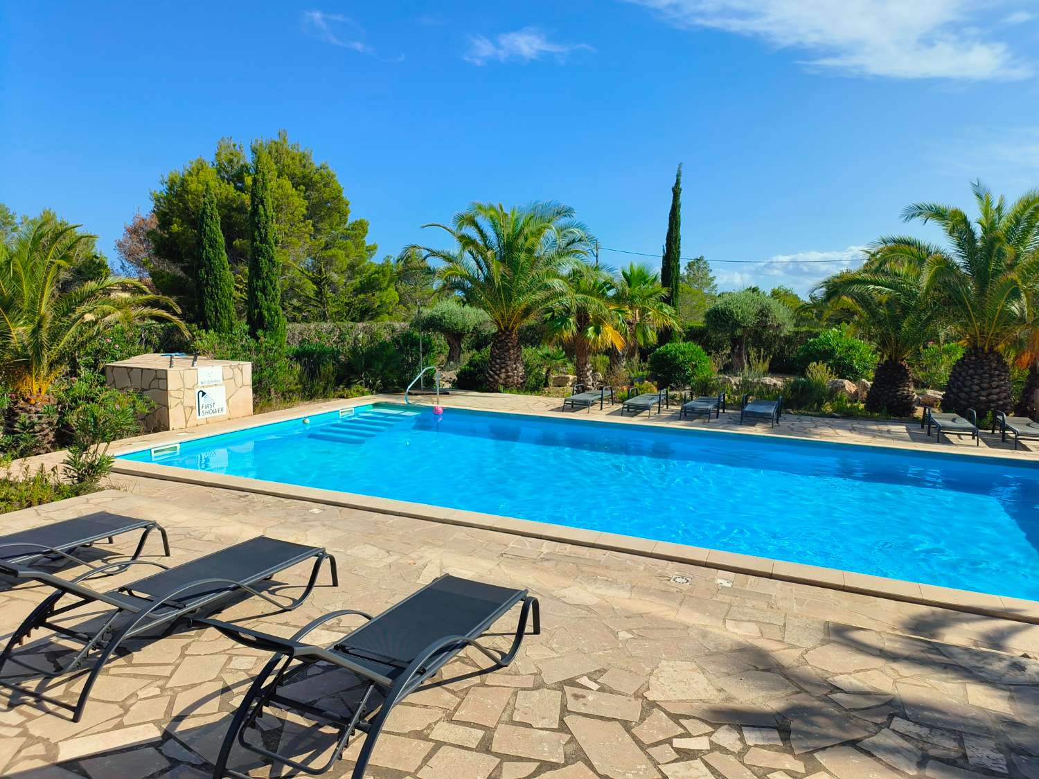 ¡EXCEPCIONAL! Gran casa rodeada de naturaleza con piscina y licencia turística en l'Ametlla de Mar