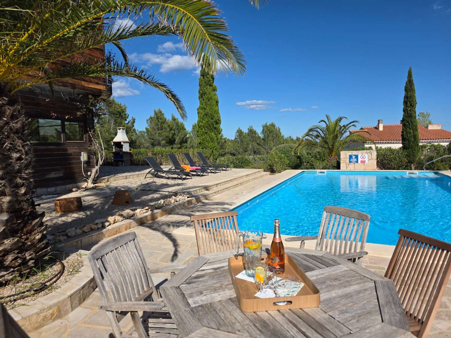 ¡EXCEPCIONAL! Gran casa rodeada de naturaleza con piscina y licencia turística en l'Ametlla de Mar