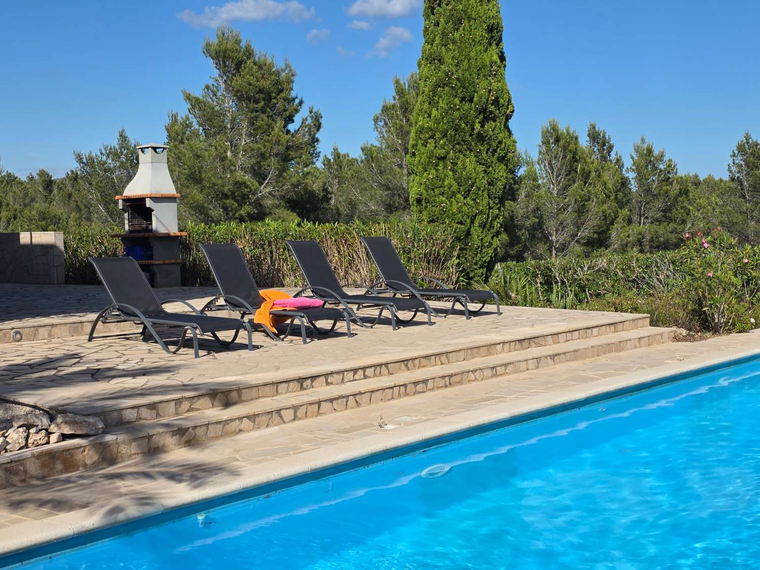 ¡EXCEPCIONAL! Gran casa rodeada de naturaleza con piscina y licencia turística en l'Ametlla de Mar