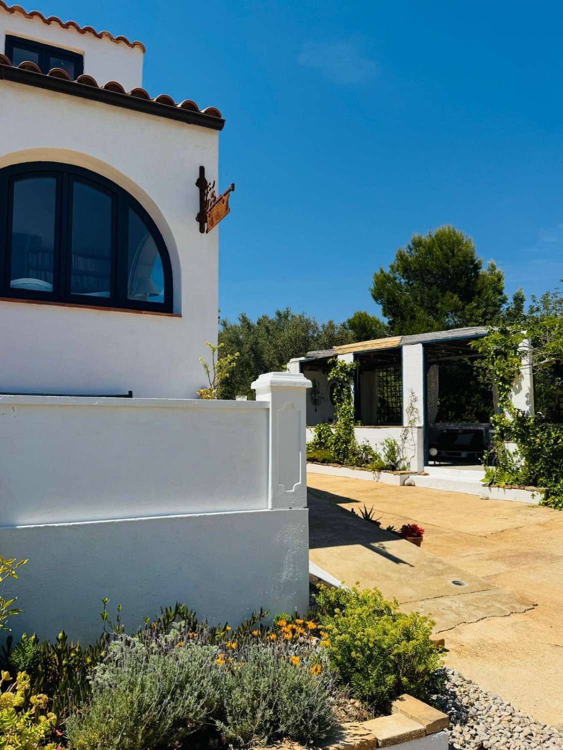 Finca con encanto, vistas al mar, licencia turística, piscina y alojamientos independientes en L'Ametlla de Mar