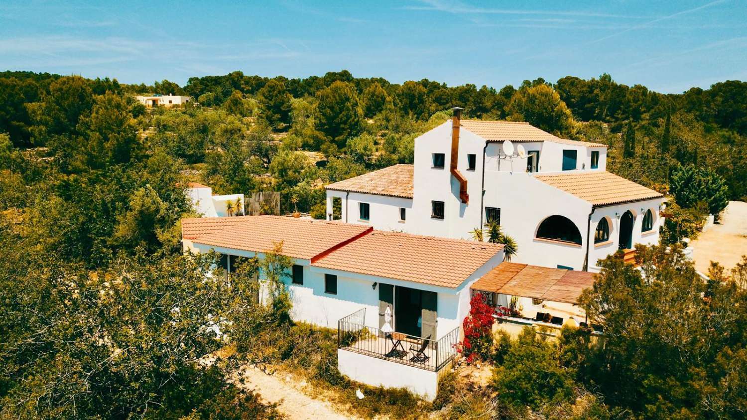 Finca con encanto, vistas al mar, licencia turística, piscina y alojamientos independientes en L'Ametlla de Mar