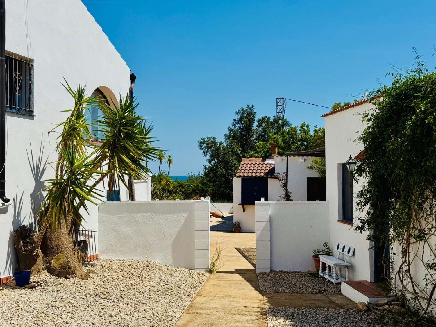 Finca con encanto, vistas al mar, licencia turística, piscina y alojamientos independientes en L'Ametlla de Mar