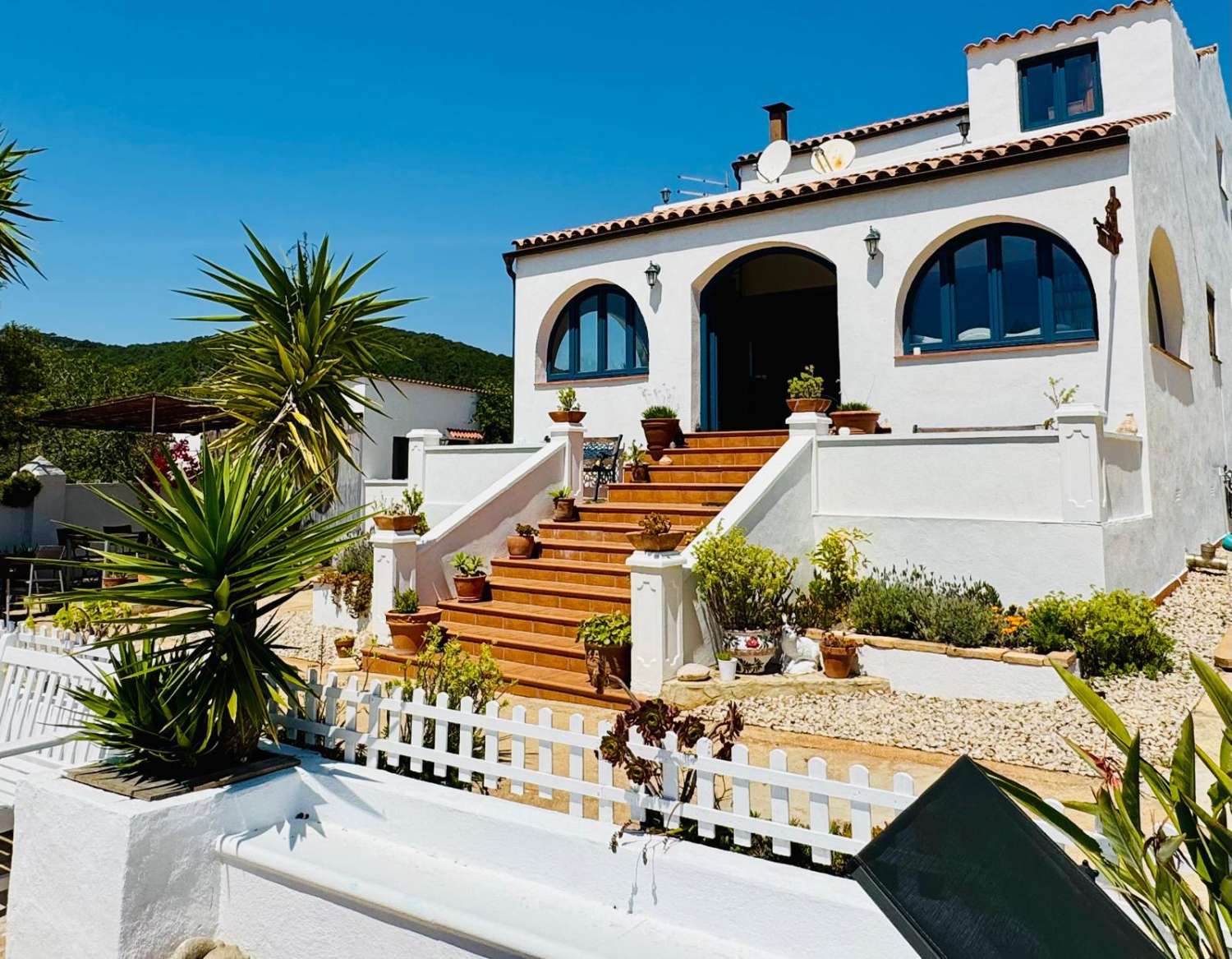Finca con encanto, vistas al mar, licencia turística, piscina y alojamientos independientes en L'Ametlla de Mar