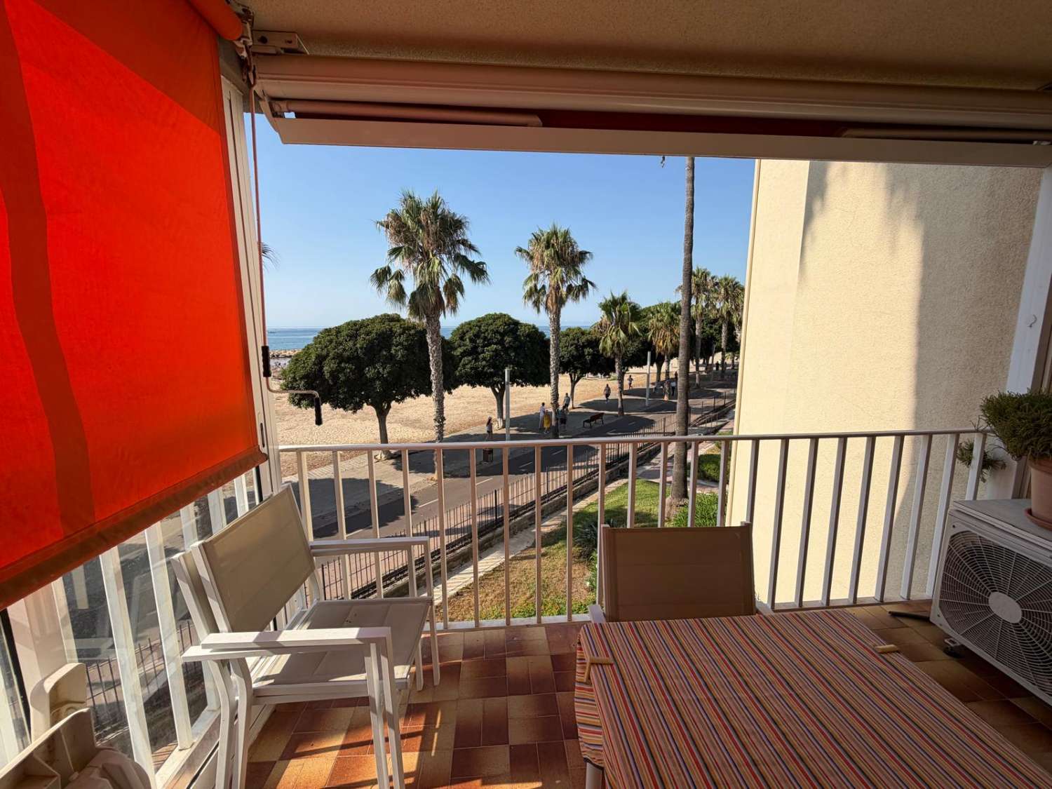 Apartamento 1st Line of the Sea en Cambrils