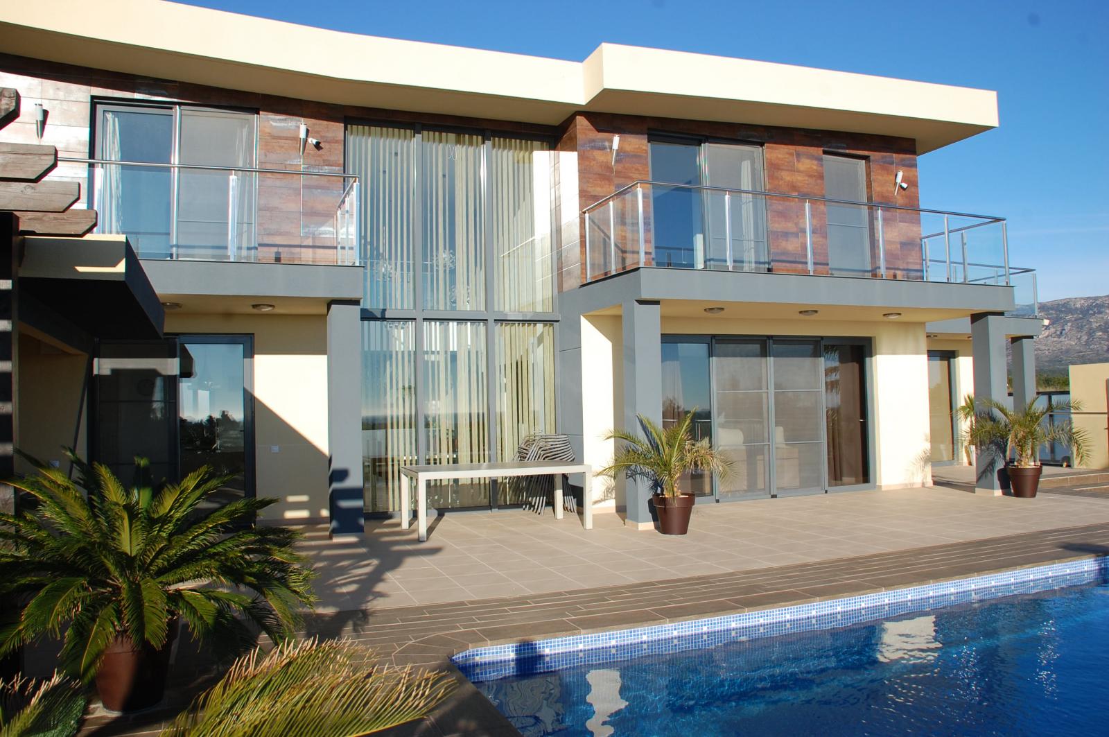Fully detached luxury villa in Les Tres Cales!!!