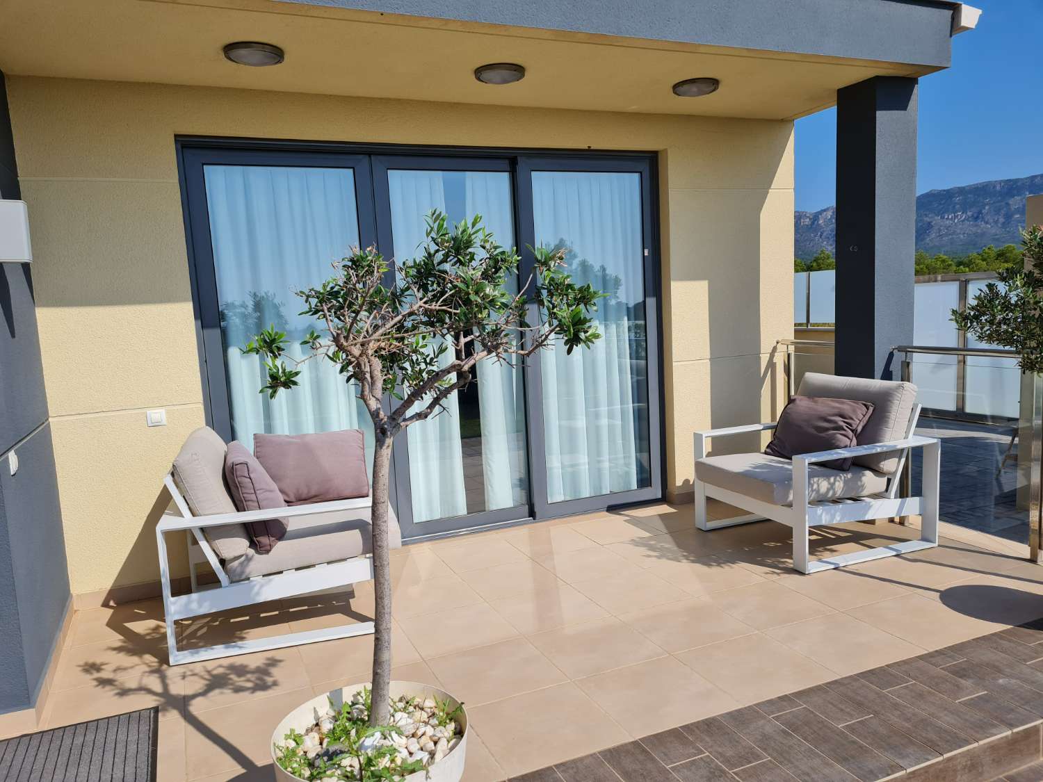 Fully detached luxury villa in Les Tres Cales!!!
