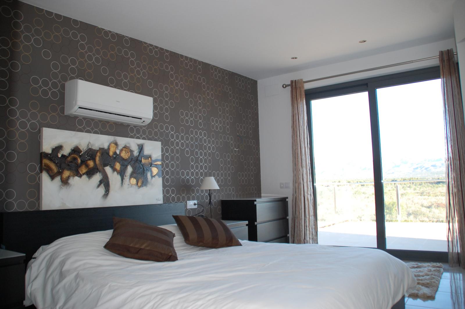Fully detached luxury villa in Les Tres Cales!!!
