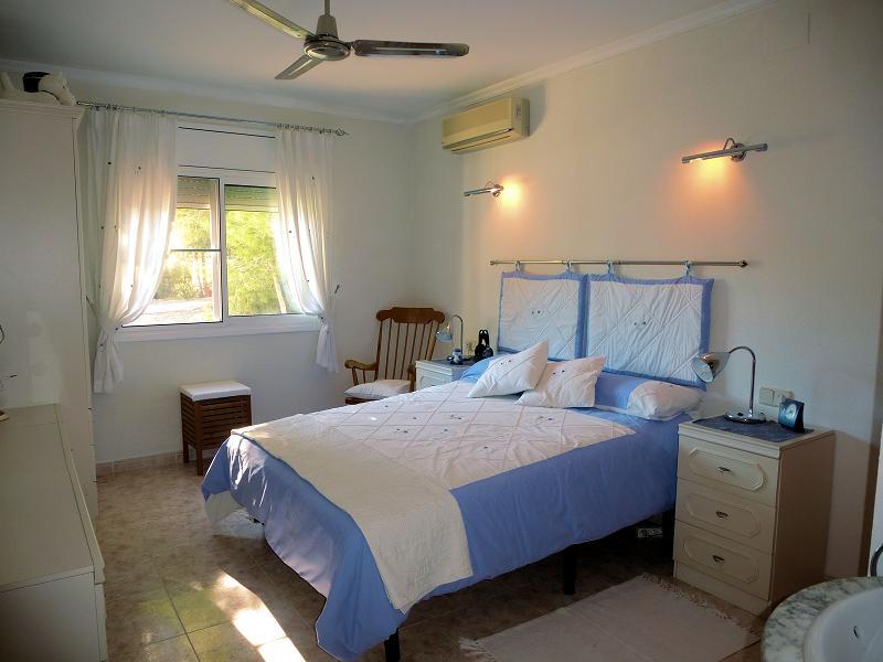 34 Sant Jordi - Preciosa villa con piscina privada en plena naturaleza en Urb.St Jordi