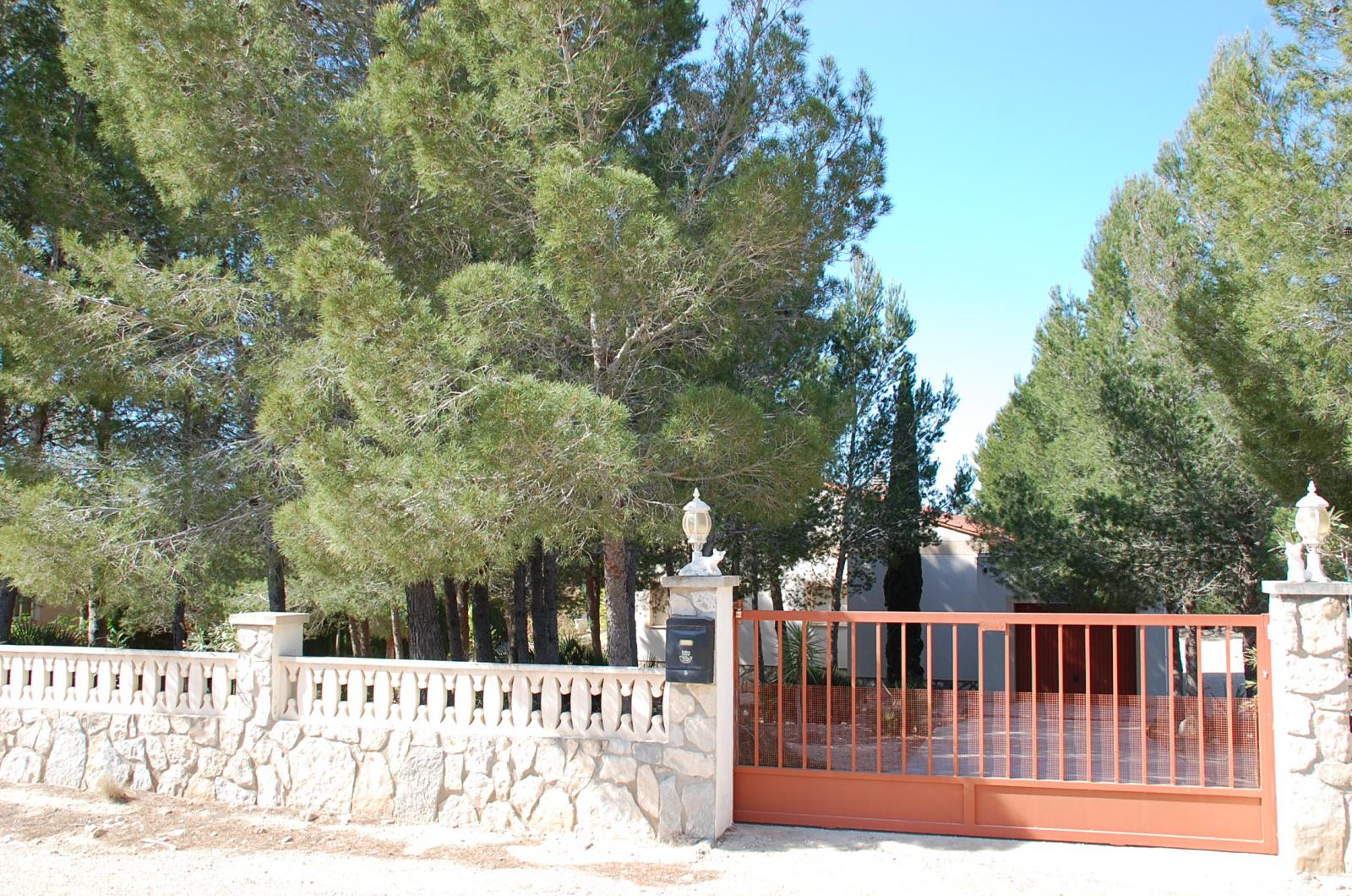 34 Sant Jordi - Preciosa villa con piscina privada en plena naturaleza en Urb.St Jordi