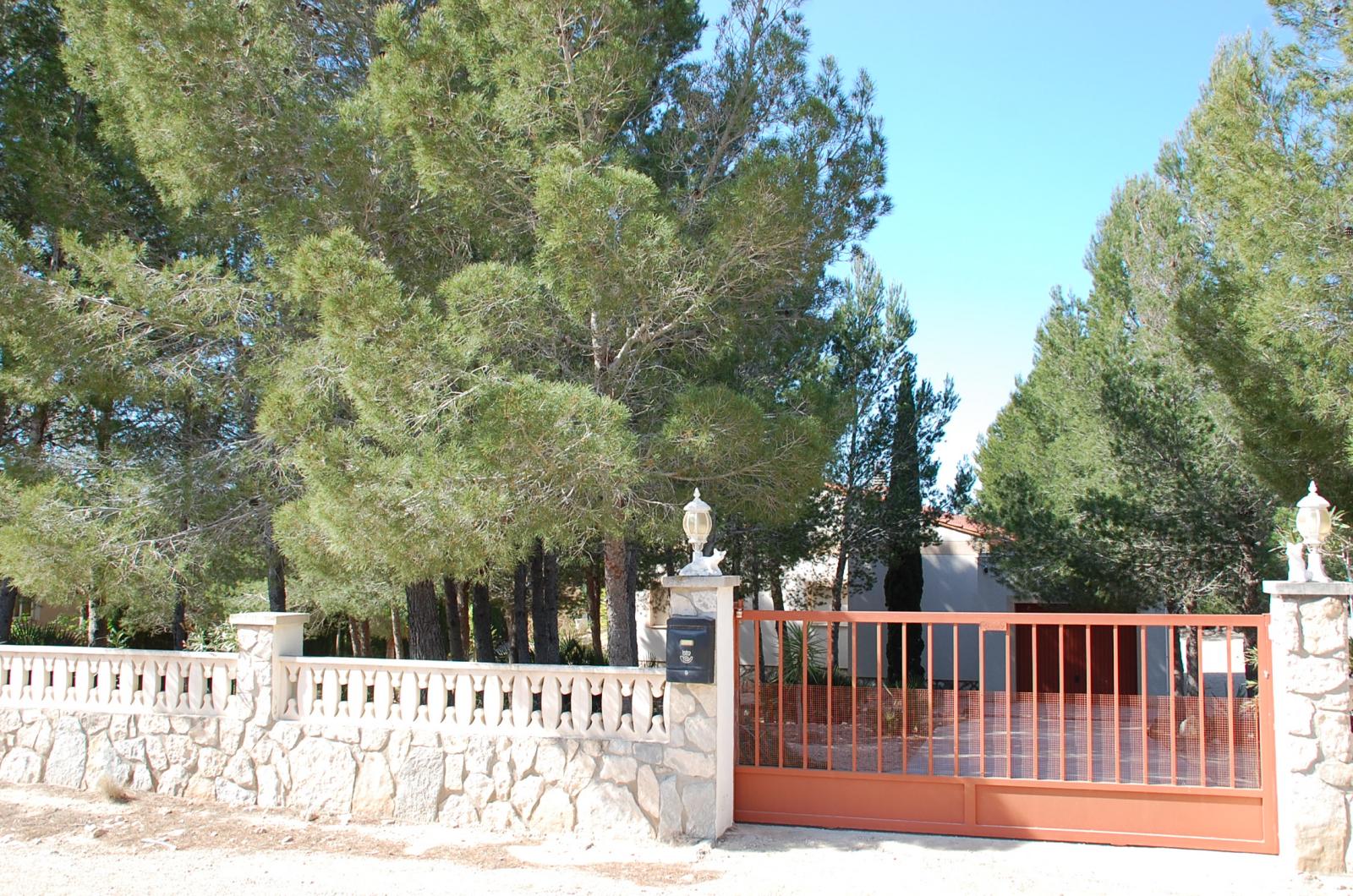 Schöne Villa mit privatem Pool mitten in der Natur in St. Jordi