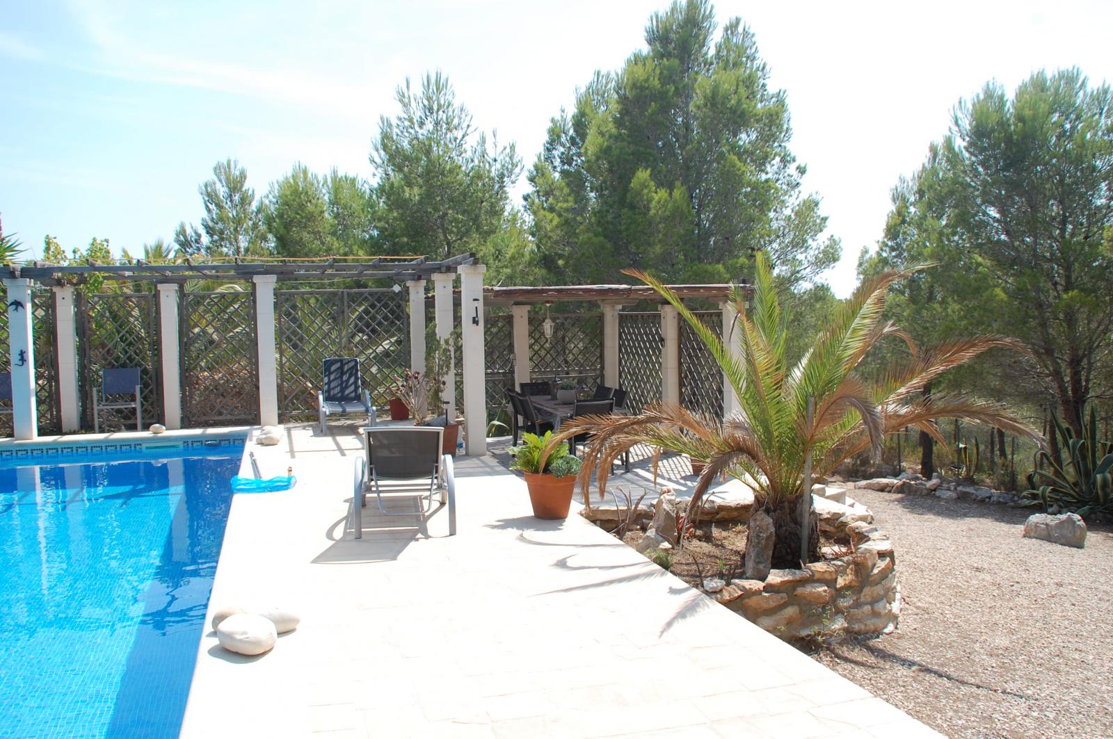 34 Sant Jordi - Preciosa villa con piscina privada en plena naturaleza en Urb.St Jordi