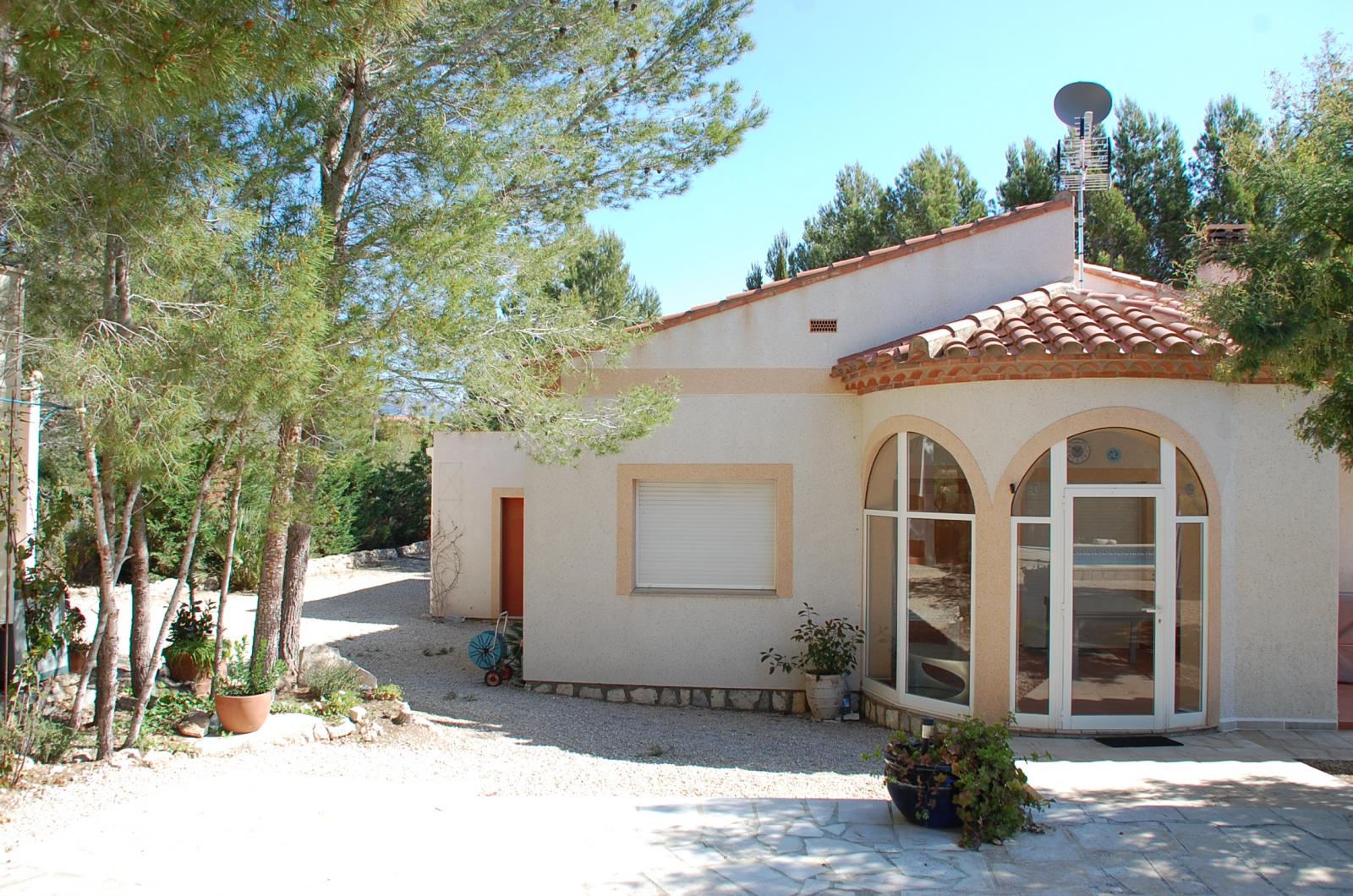 34 Sant Jordi - Preciosa villa con piscina privada en plena naturaleza en Urb.St Jordi