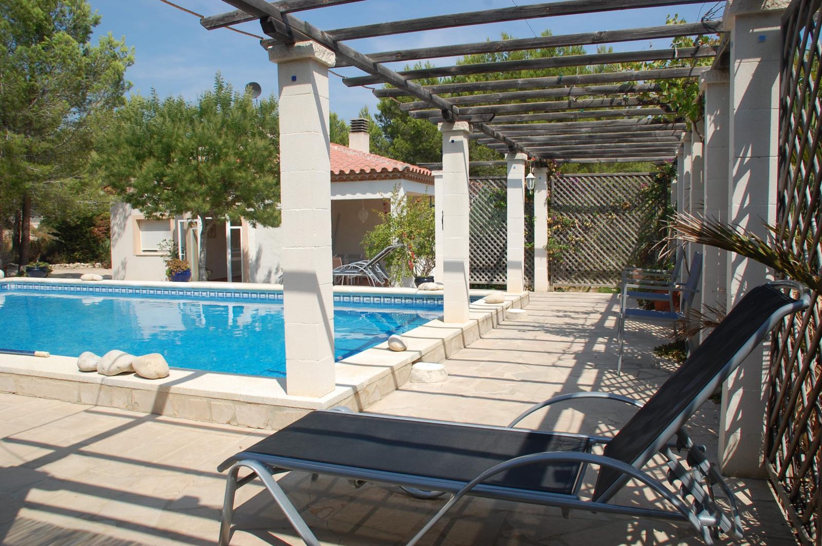34 Sant Jordi - Preciosa villa con piscina privada en plena naturaleza en Urb.St Jordi