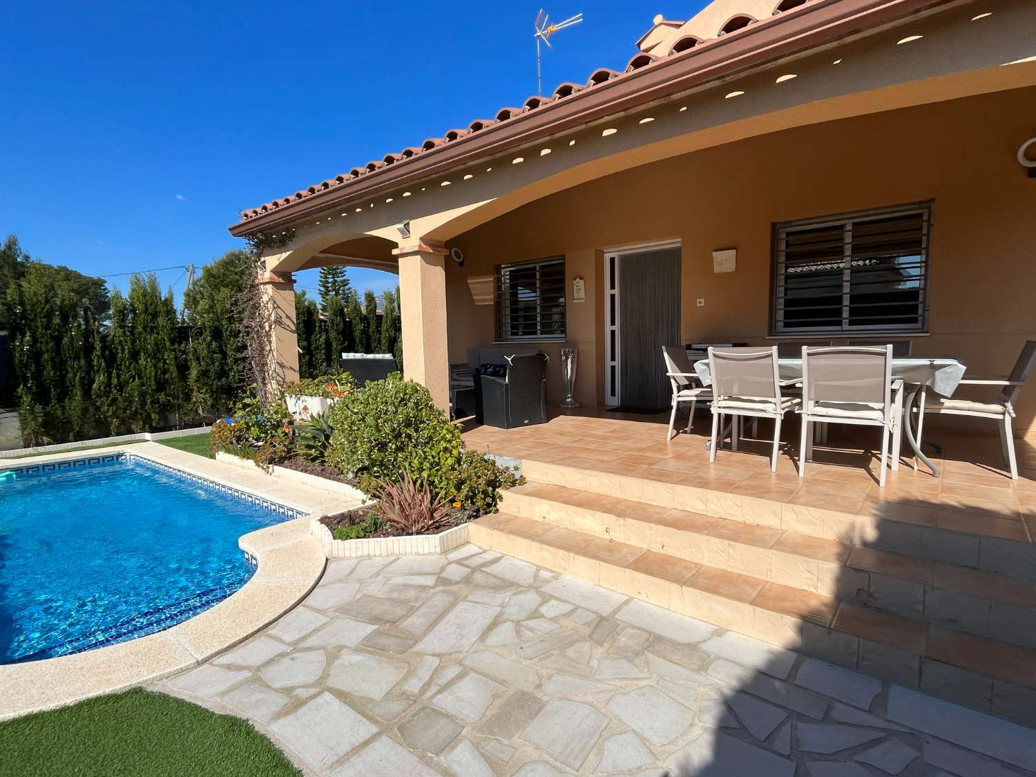 08 Canarias - Villa con piscina privada en Miami Platja