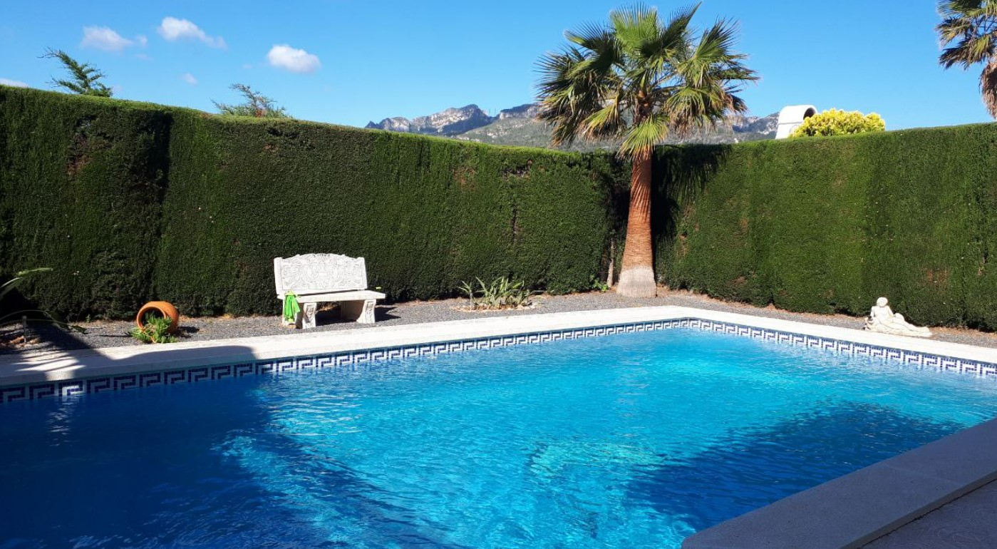 06 Cadiz - Charming house with private pool in Miami Playa