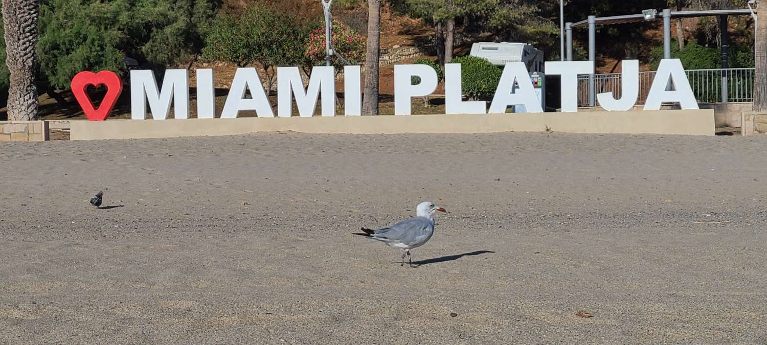 Große atypische Villa im Zentrum von Miami Platja, in der Nähe der Buchten!