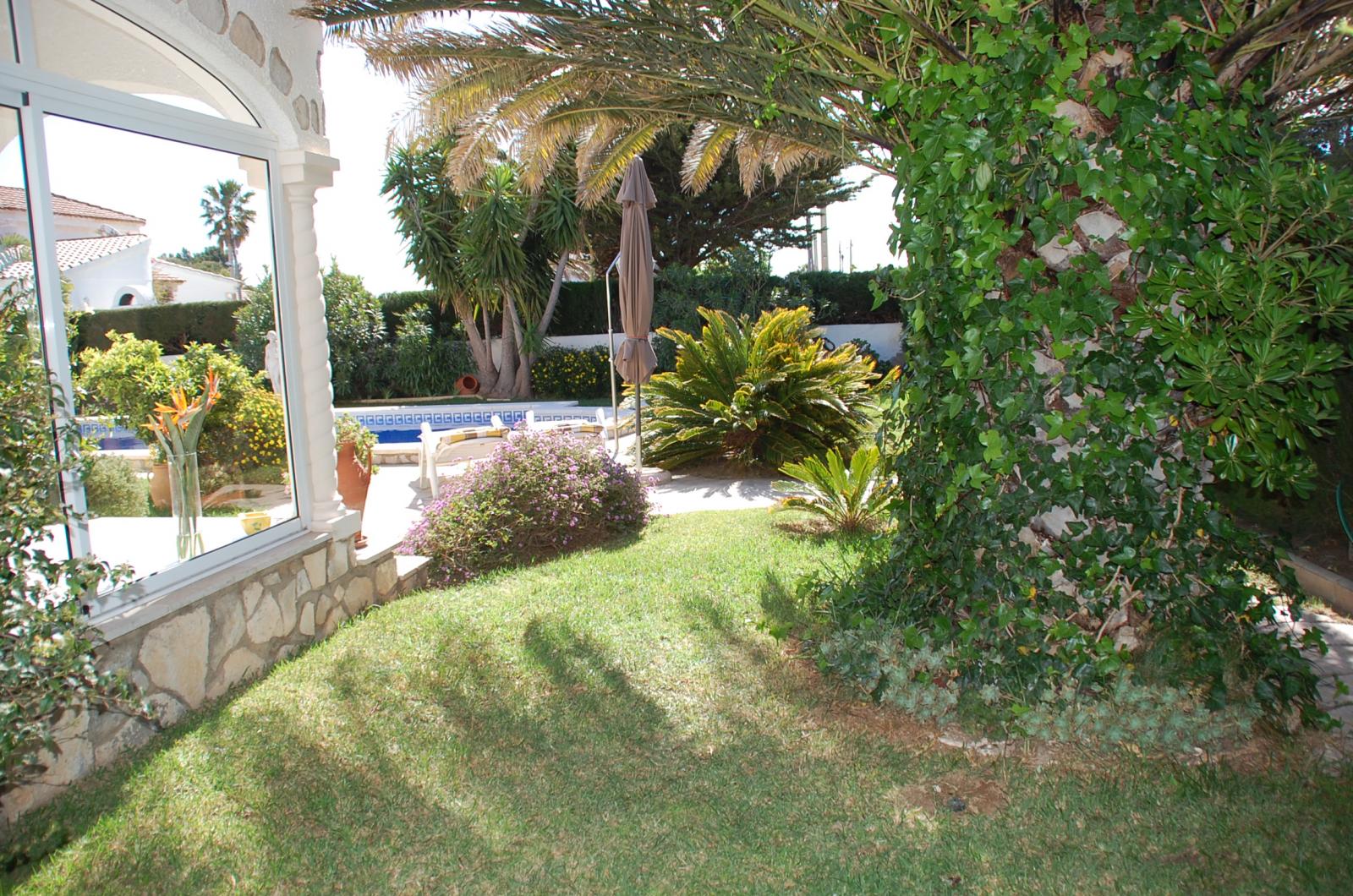 09 Christel -Típica villa con piscina privada en el centro de Miami Platja!