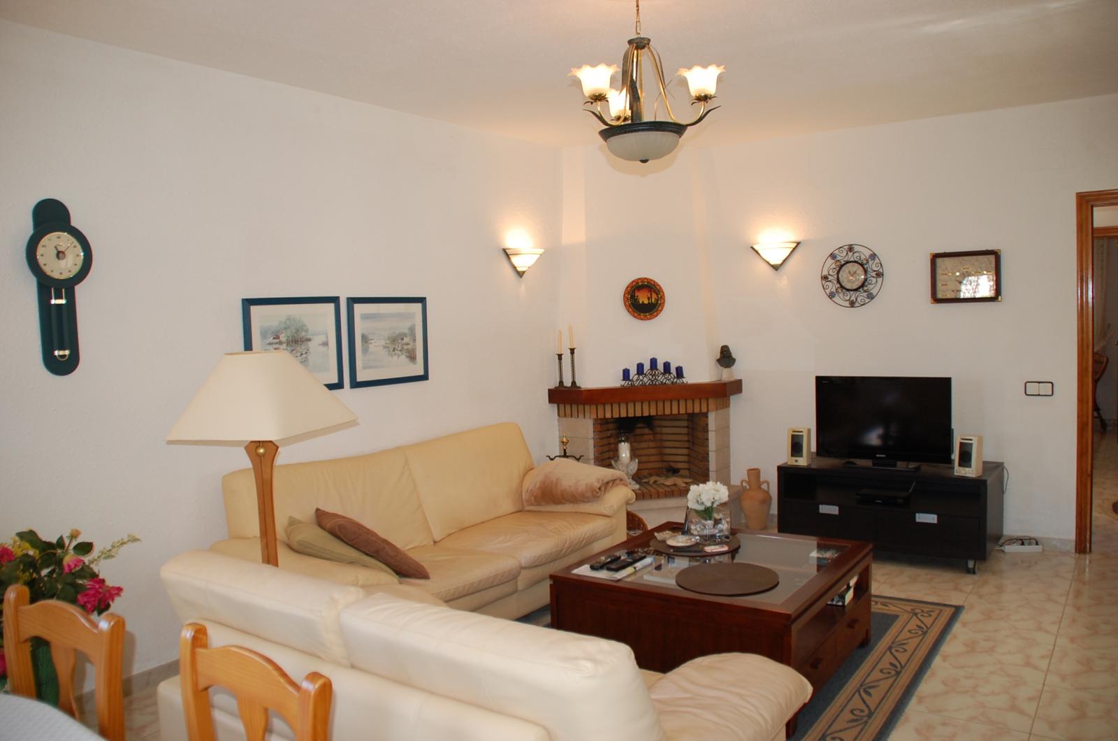 09 Christel -Típica villa con piscina privada en el centro de Miami Platja!