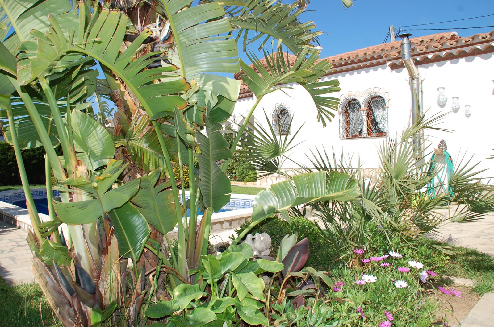 09 Christel -Típica villa con piscina privada en el centro de Miami Platja!
