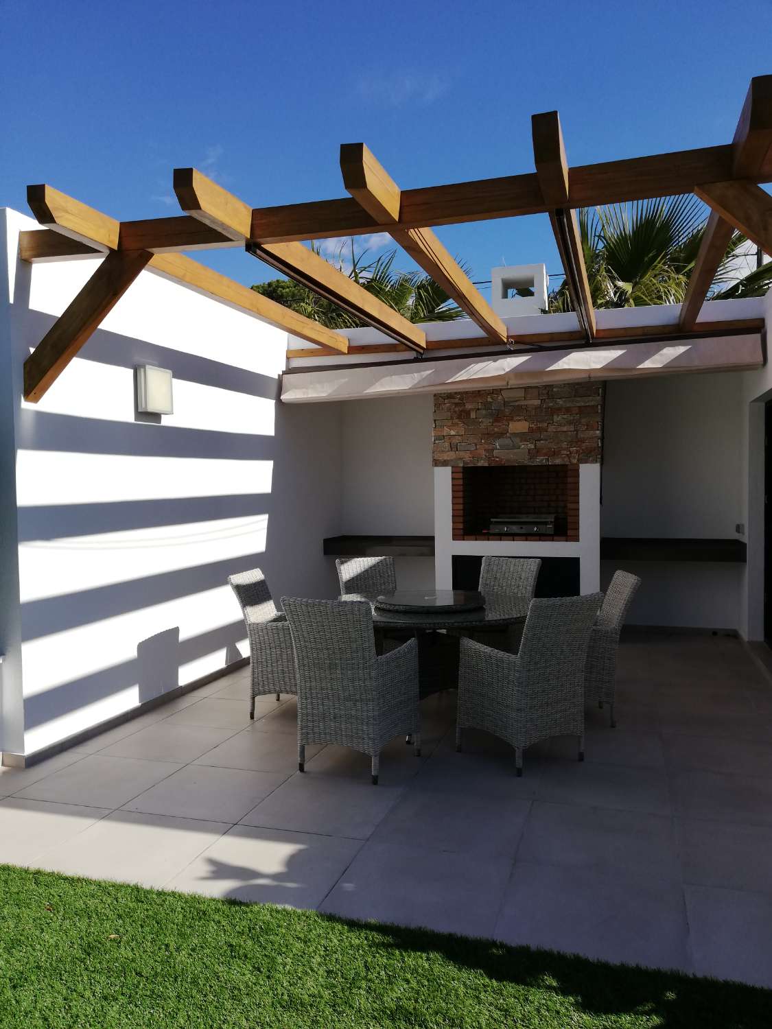 25 Montagut - Impresionante villa de lujo moderna