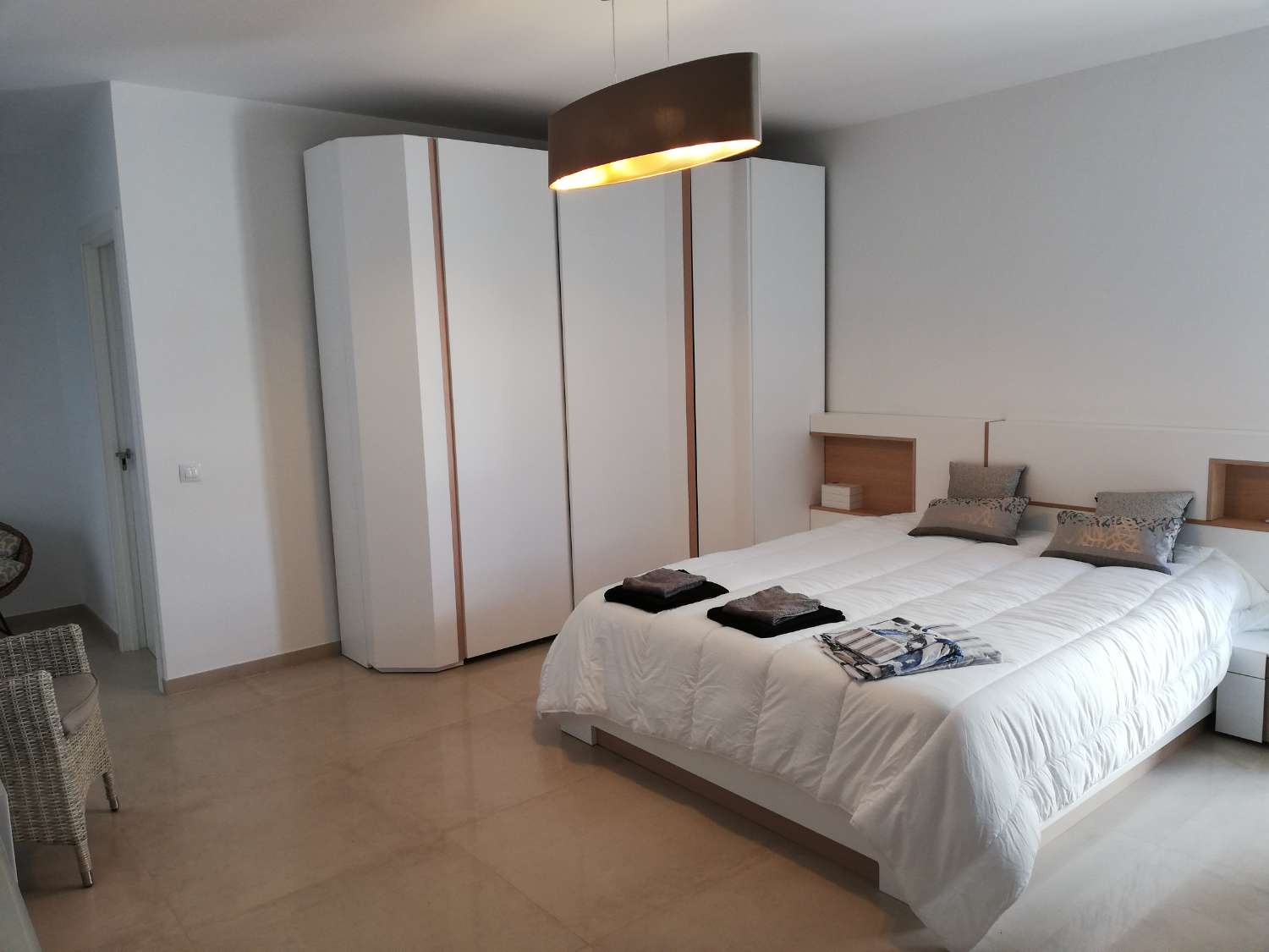 25 Montagut - Impresionante villa de lujo moderna
