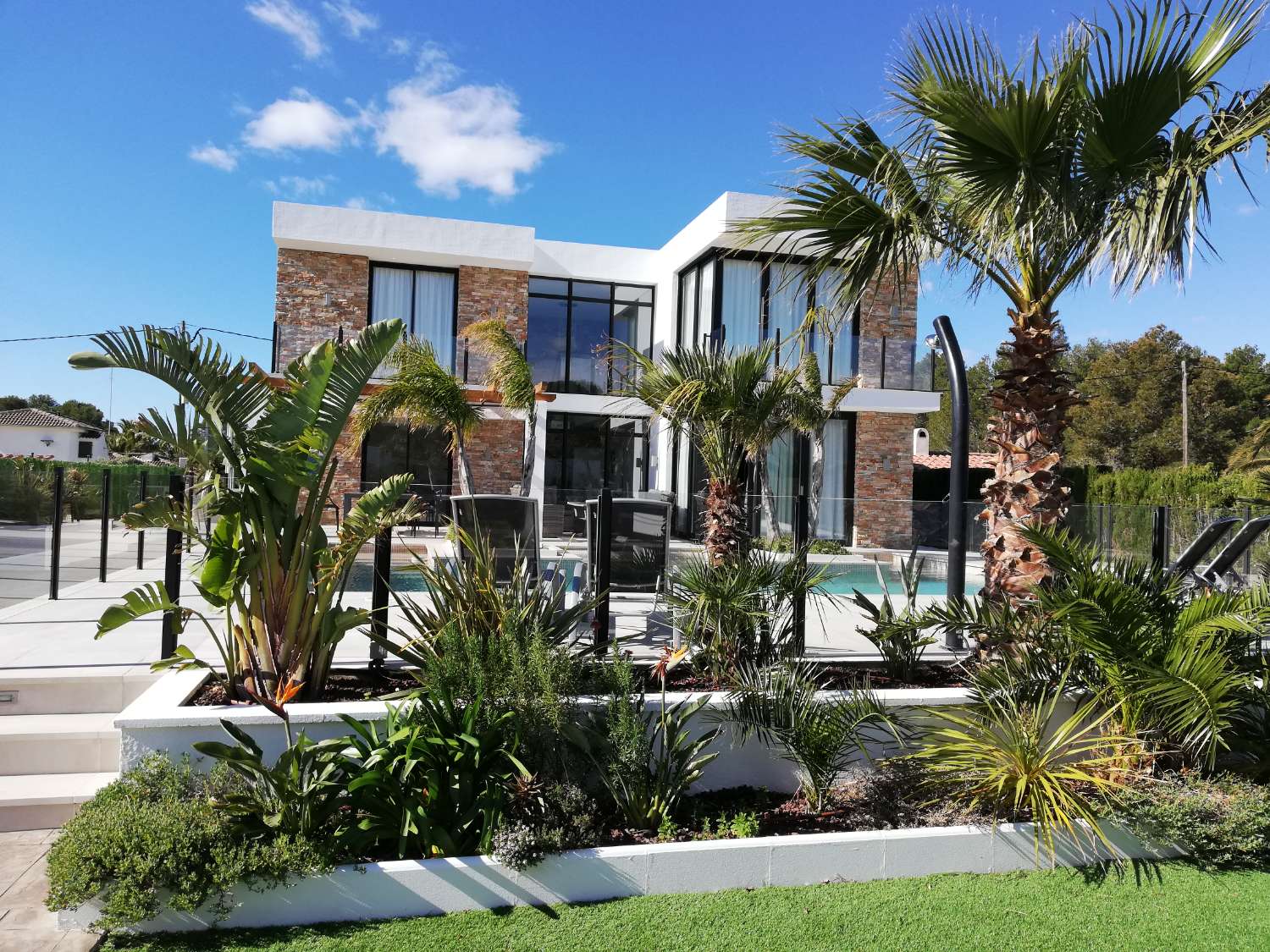 Stunning modern villa