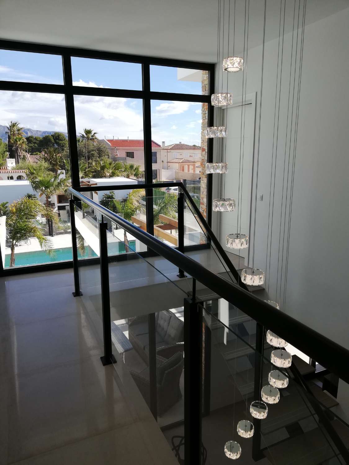 25 Montagut - Impresionante villa de lujo moderna