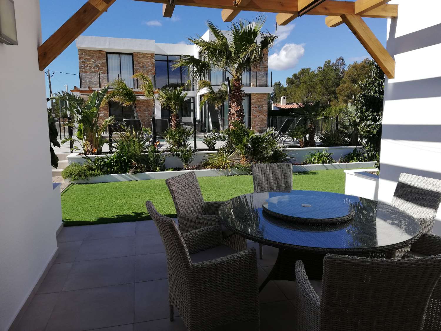 25 Montagut - Impresionante villa de lujo moderna