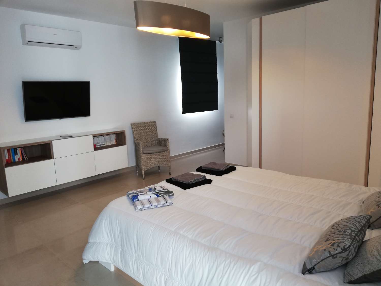 25 Montagut - Impresionante villa de lujo moderna