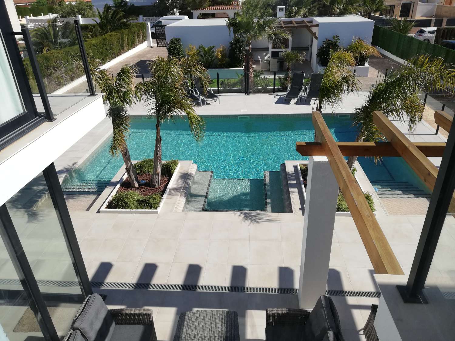 25 Montagut - Impresionante villa de lujo moderna