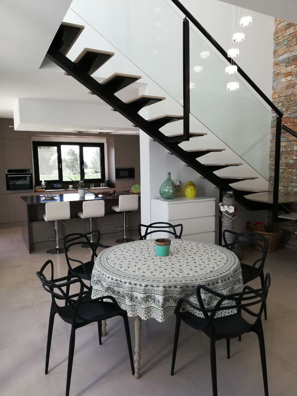 25 Montagut - Impresionante villa de lujo moderna